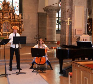 Kammarmusikensemble med två flöjtister, en cellist och en pianist.